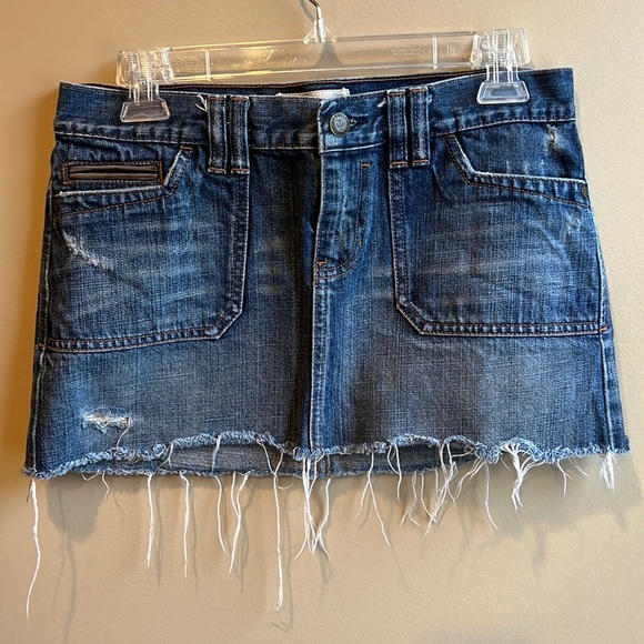 *AS SEEN ON TELL ME LIES* Abercrombie and Fitch denim mini skirt - Picture 3 of 5